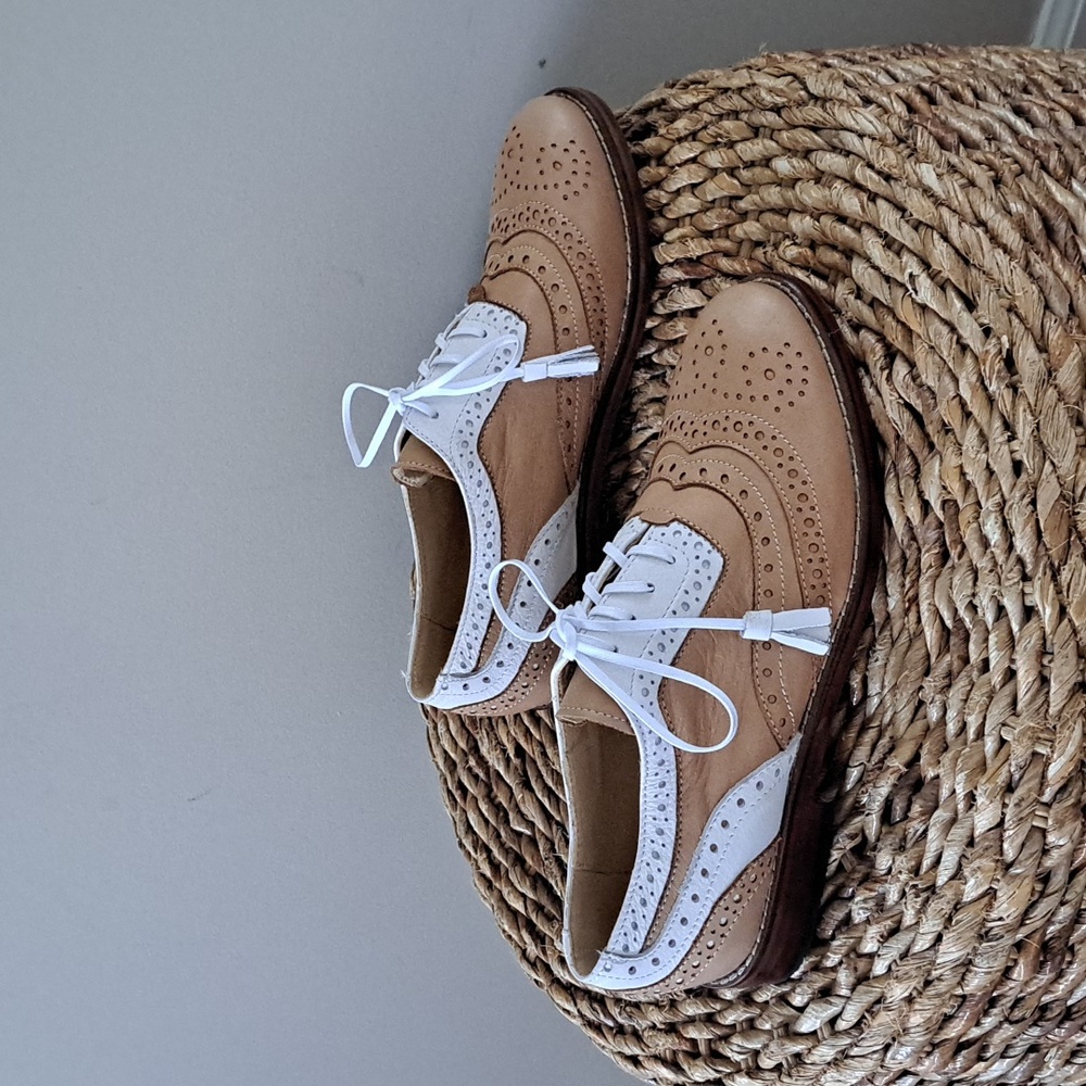 NWOT Girotti Womens Italian‎ Tan/White Leather Wingtip Oxford Shoes EU37US6.5